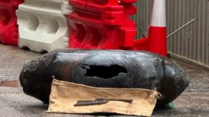 Bomba della Seconda Guerra Mondiale da 1.000 libbre, made in America, trovata a Hong Kong, 6.000 evacuati