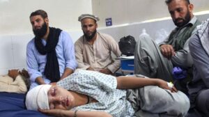 Centinaia temono morti dopo che un terremoto di magnitudo 6 colpisce l'est dell'Afghanistan