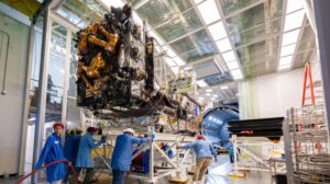 Il veicolo spaziale robotico della Marina degli Stati Uniti per la manutenzione dei satelliti supera un duro test spaziale