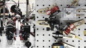 La luce intrecciata riduce il tempo di misurazione quantistica da 20 milioni di anni a 15 minuti