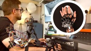 L'esoscheletro robotico offre un aumento del 63% nella precisione, portando il YouTuber al secondo posto globale