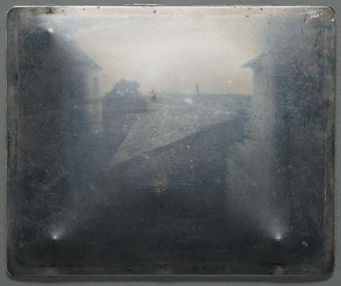 La lastra originale utilizzata per creare la prima fotografia, intitolata Vista dalla finestra a Le Gras.