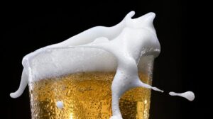 Svelato il segreto per una schiuma duratura sulle birre belghe, decodificato il sorprendente motivo della stabilità