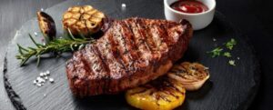 La carne protegge dal cancro, suggerisce uno studio controverso. Ecco il punto.
