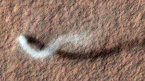 Lo studio dei diavoli di polvere rivela velocità del vento di 100 mph su Marte, molto più alte del previsto