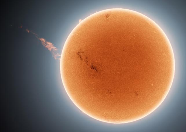 Una CME espulsa dal sole.