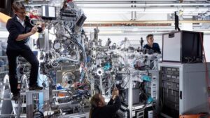 Gli scienziati scoprono l‘elusivo ‘ballo’ di elettroni e atomi che uccidono l'elettricità