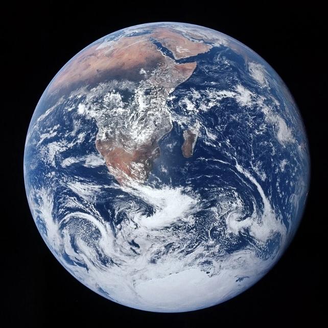 EarthShowingAfricaAsCatpuredByApollo17.jpg