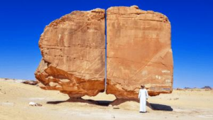 al naslaa in Arabia Saudita con una divisione perfetta nel mezzo