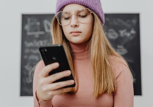 child_with_phone_642.jpg