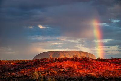 uluru-s.jpg