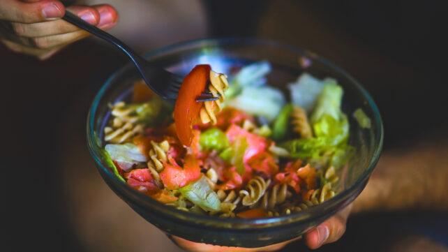 EatingHealthyFoodFromBowl-642x361-1.jpg