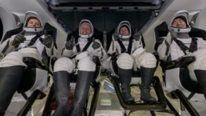 Gli astronauti rivelano uno strumento medico critico utilizzato nella recente crisi sanitaria della ISS
