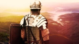 Soldato romano che guarda all'orizzonte