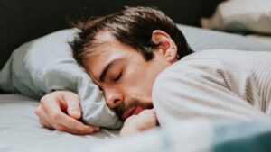 Studia i legami tra 5 sottotipi di sonno con modelli di salute e stile di vita distinti