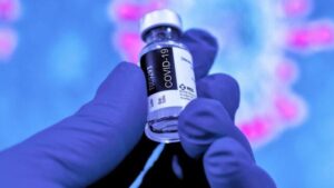 Gli scienziati spiegano finalmente i rari coaguli di sangue legati ai vaccini COVID