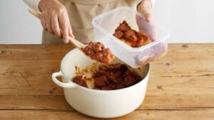 Mangiare gli stessi pasti ogni giorno può avere un effetto sorprendente sulla perdita di peso