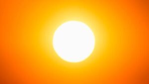 sole caldo nel cielo
