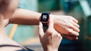 Il tuo smartwatch potrebbe sbagliarsi su 6 metriche chiave della salute