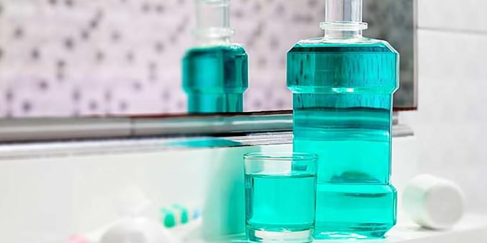 alcohol-mouthwash-283218199.jpg