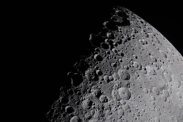 L'equipaggio di Artemis della NASA ha visto i meteoriti colpire la Luna in tempo reale