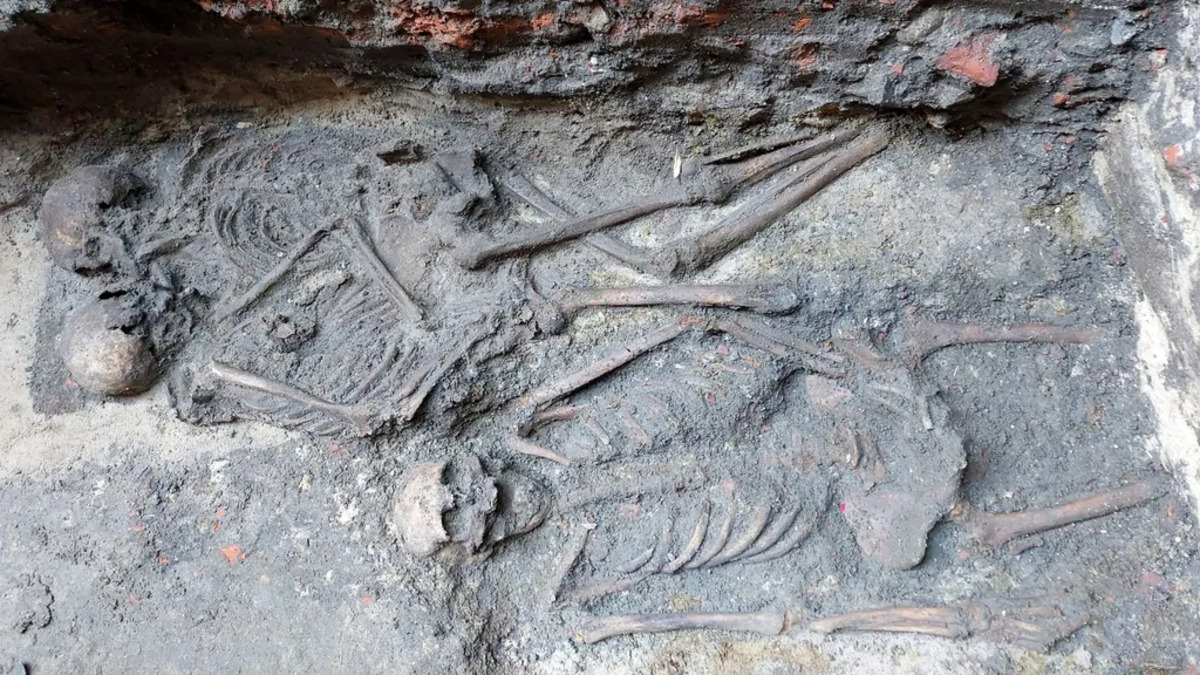 Gli archeologi riportano alla luce la prima tomba omosessuale scoperta in Polonia