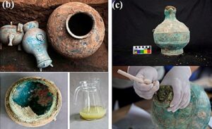 Scoperta antica bottiglia contenente birra nel nord della Cina