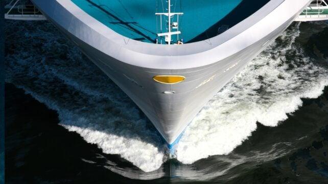 Bow-Of-Cruise-Ship-In-Dark-Water-642x361-1.jpg