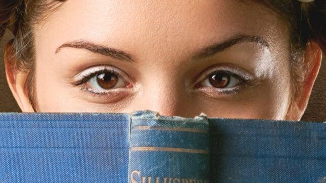 BrownEyesStaringAtYouFromBehindShakspere-642x361-1.jpg