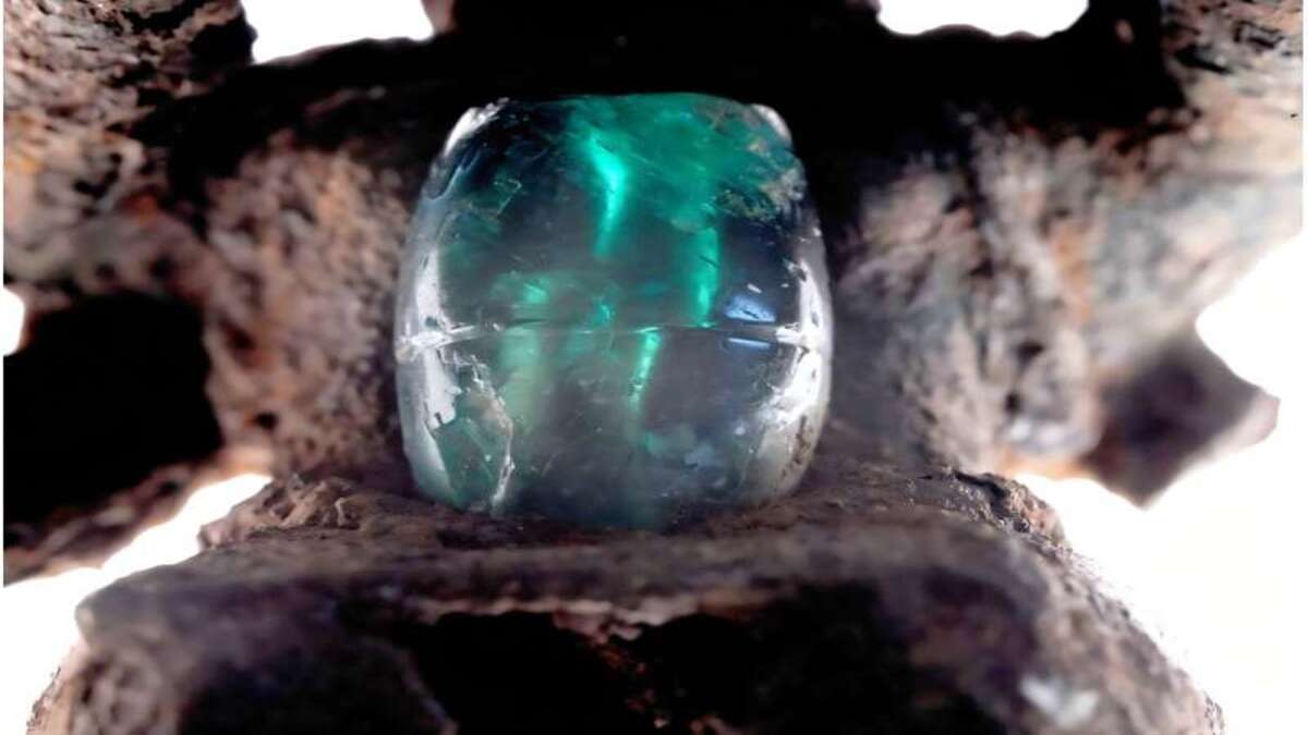 green-stones-buried-wi.jpg