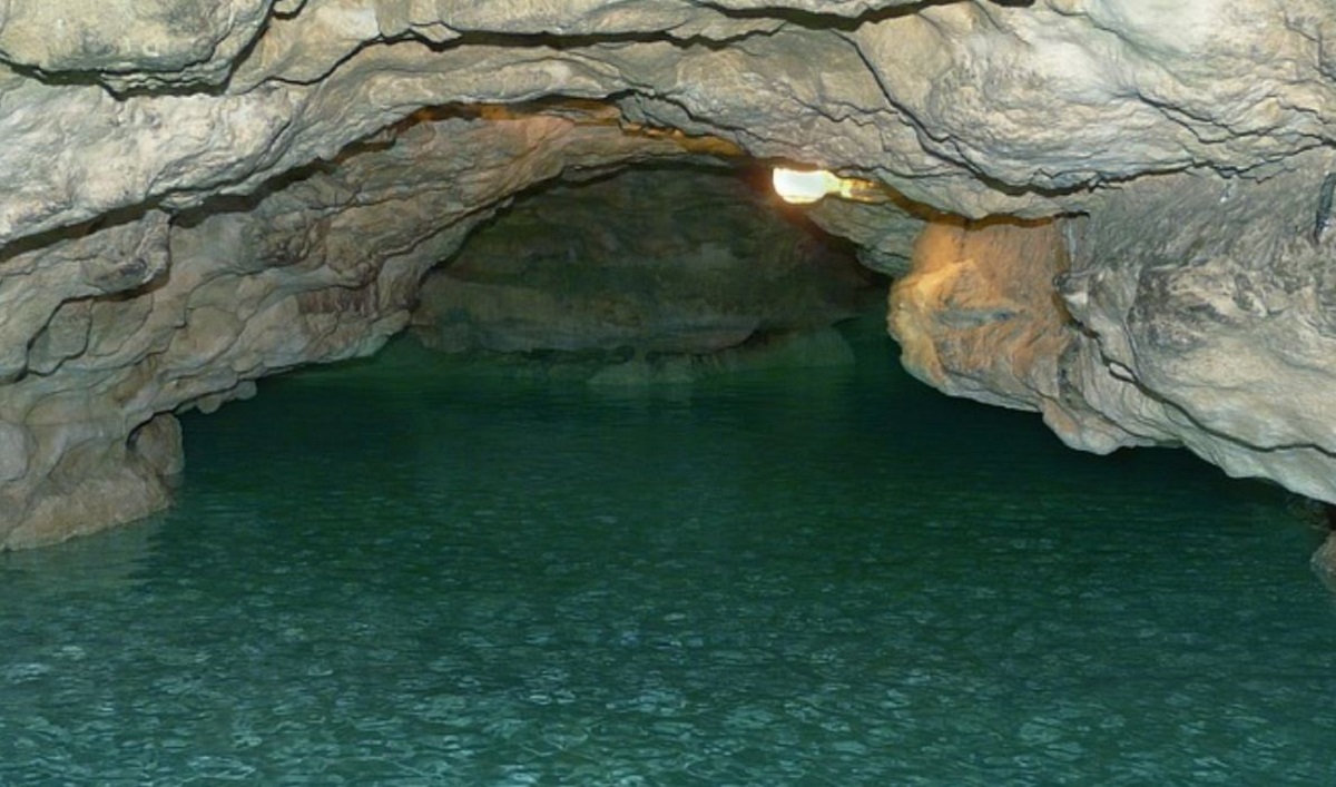 grotta-con-acqua.jpg