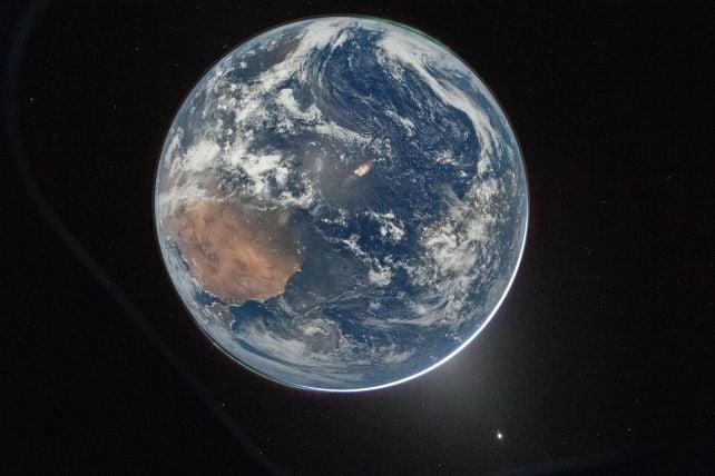 La Terra, vista dallo spazio da un'angolazione ravvicinata