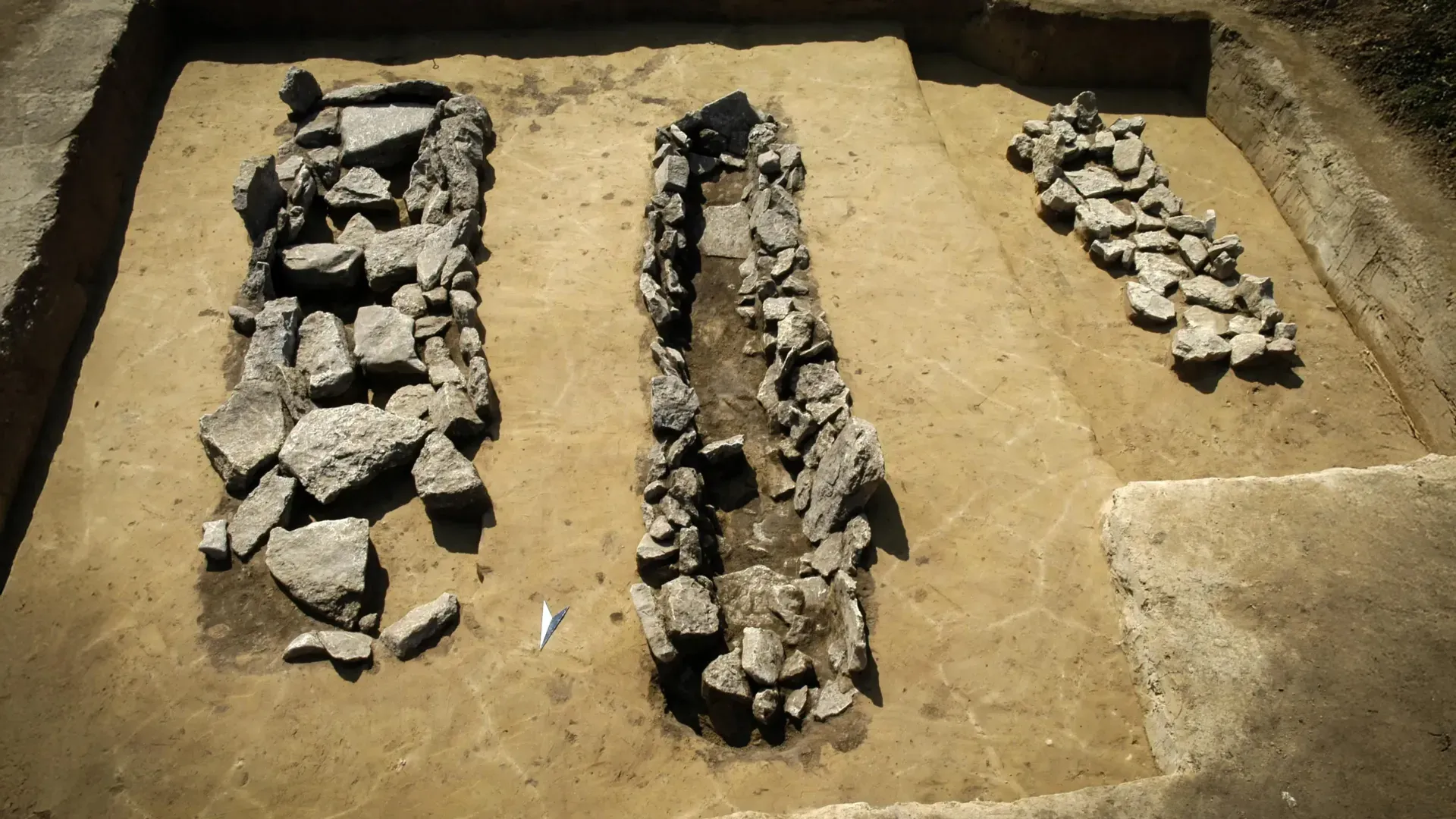 late-bronze-age-graves-excavations-near-esperstedt.webp