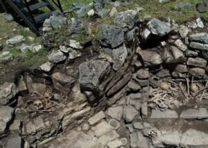 La tomba si trova a 3000 metri di altitudine