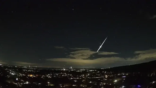Frammento di asteroide illumina il cielo degli USA. Il video