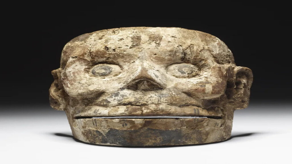 Una rara maschera azteca racconta di un culto misterioso dedicato al dio degli inferi