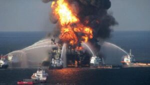 I giganteschi tornado di fuoco potrebbero aiutare a ripulire le fuoriuscite di petrolio, dicono gli scienziati