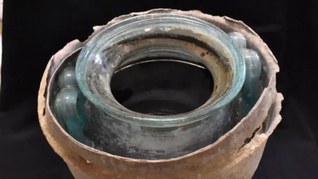 Aperta una tomba romana in Spagna: dentro c’è ancora il vino liquido di 2.000 anni fa