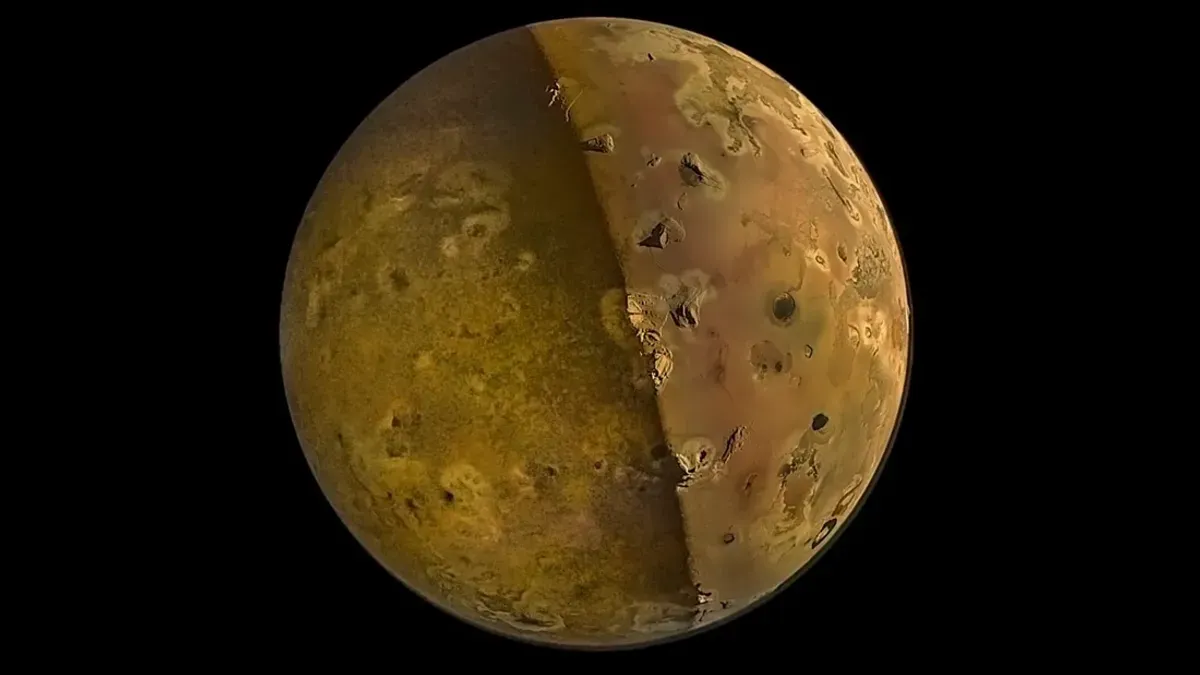 io-moon-l.webp