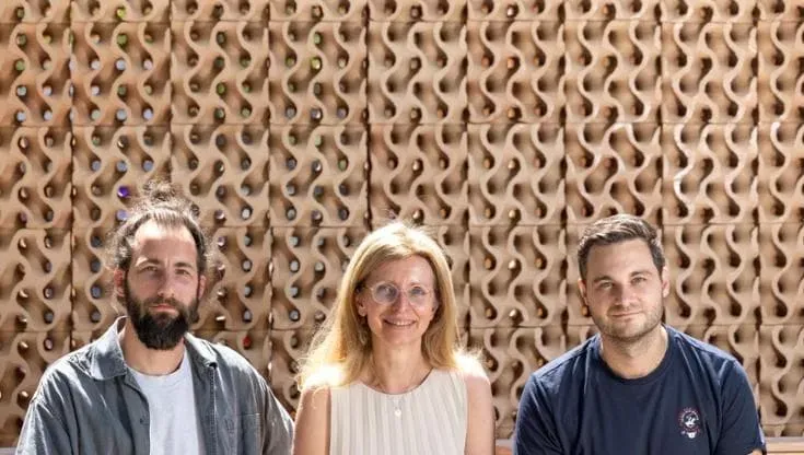 Il sistema che abbassa la temperatura di 7 gradi senza elettricità attraverso la ceramica