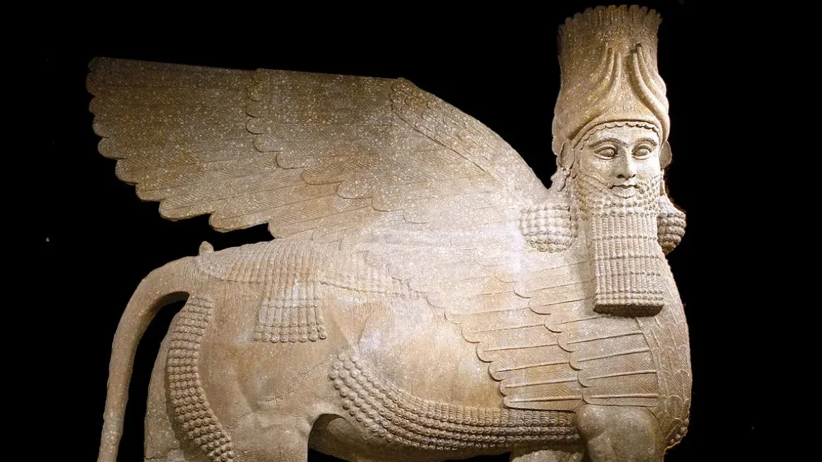 Scoperti 3 nuovi re assiri: la storia di statue decapitate e troni rubati