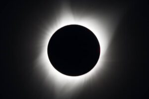 Eclissi del 12 agosto: come e dove vederla in Italia