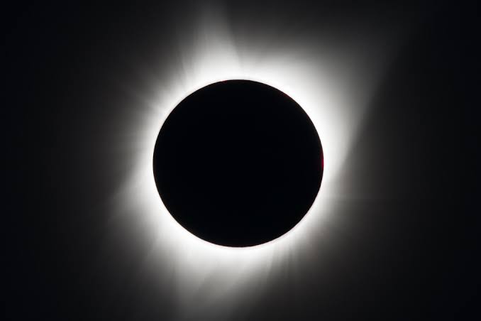 Eclissi del 12 agosto: come e dove vederla in Italia