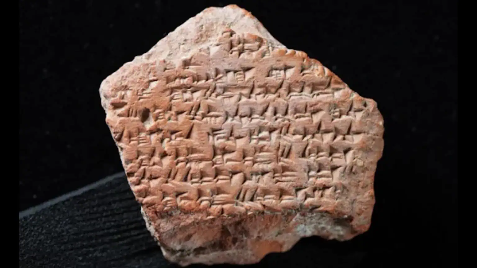 Ritrovato il più antico trattato di pace della storia: c’è una regola shock sui rifugiati di 3.200 anni fa