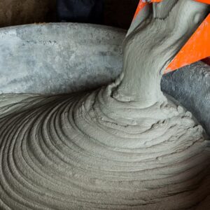 Gli scienziati stanno producendo cemento con escrementi umani, ottenendo un materiale più resistente del 42%