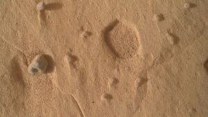 La NASA ha scoperto strani buchi su Marte. Gli scienziati non sanno ancora con certezza cosa li abbia causati