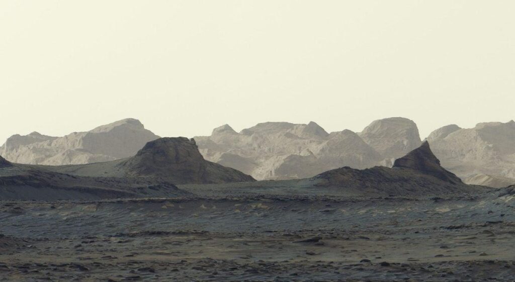 Su Marte Curiosity raggiunge scogliere modellate dal vento, forse da antiche eruzioni