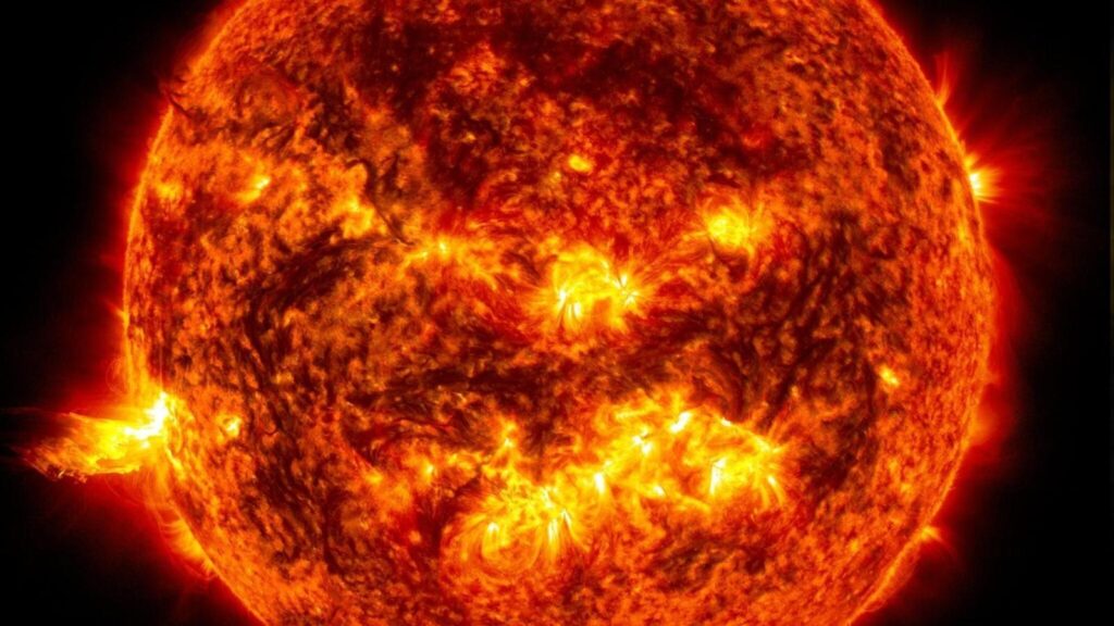 Il Sole potrebbe scaldare la corona con minuscole eruzioni magnetiche