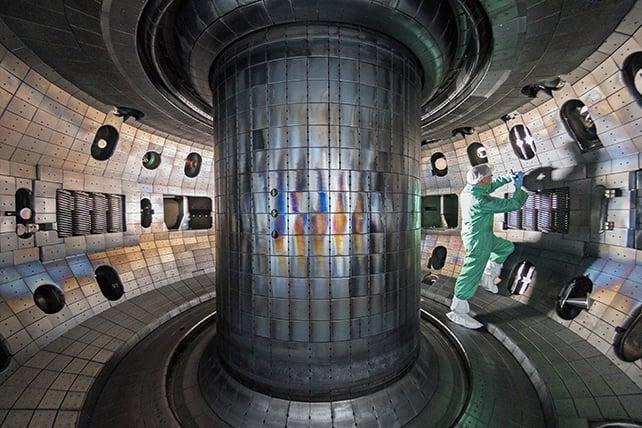 None Reattore a fusione tokamak