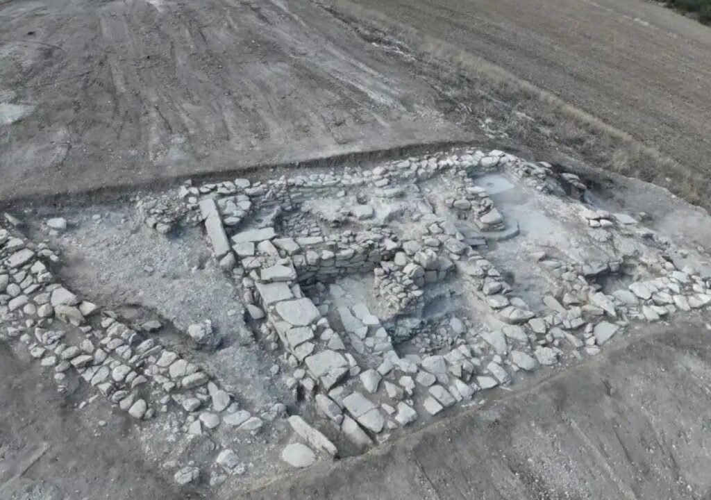In Tunisia emerge una casa numida di 2.400 anni: per la prima volta è ricostruita la pianta completa